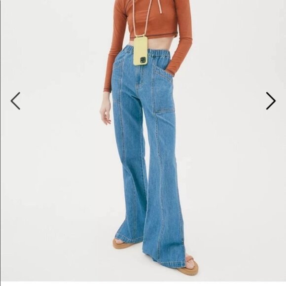 Madewell | Denim Elastic Waist Loose Flare Pants | ND625 Spring 2022 - Picture 1 of 13
